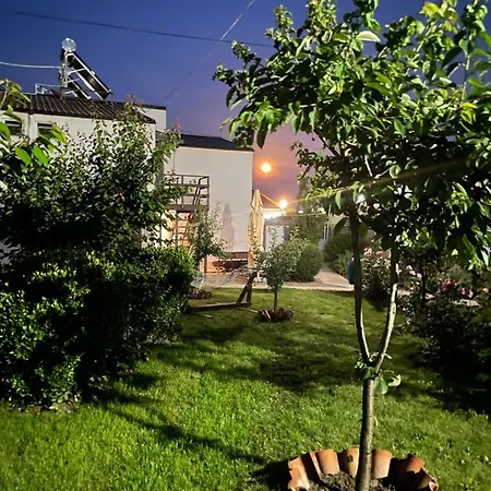 בית הארחה Complex Minerva קוסטינסטי